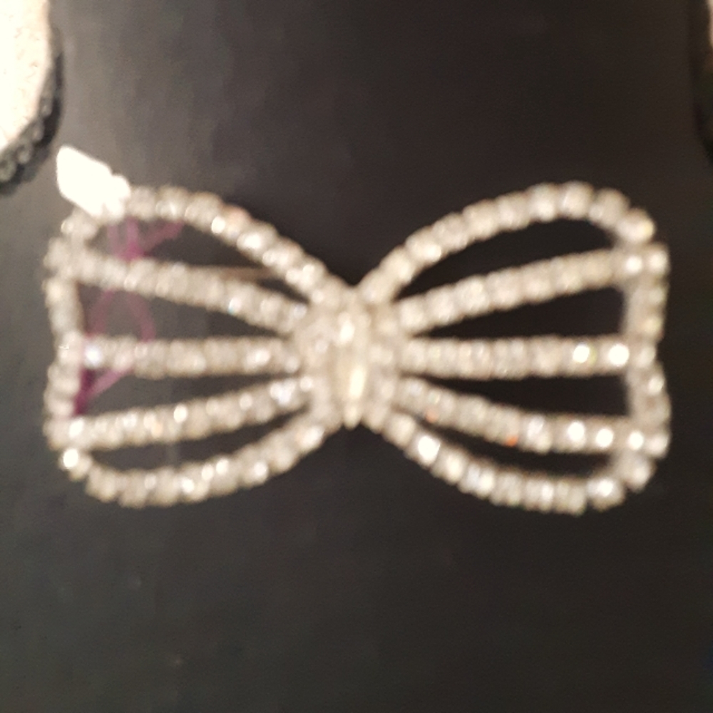 Vintage bowtie pin